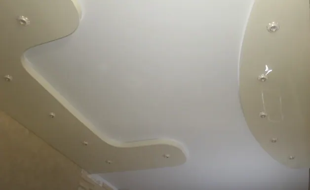 Двухуровневый потолок